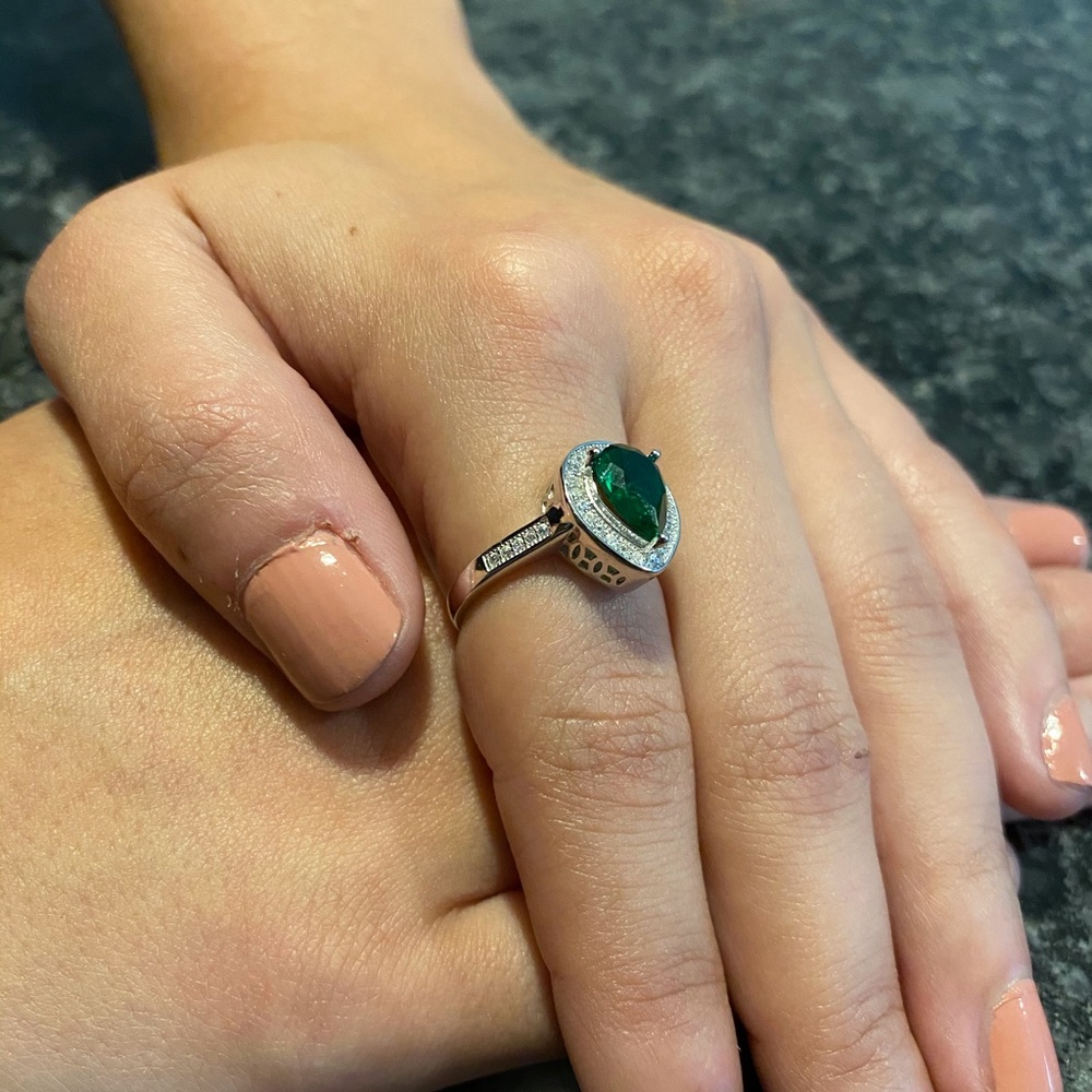 Sale $30! Sterling Pear Shape Halo Emerald Cz Ring. - Picture 9 of 16